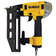 Clavadora de Acabado 16Ga con punta de DeWALT